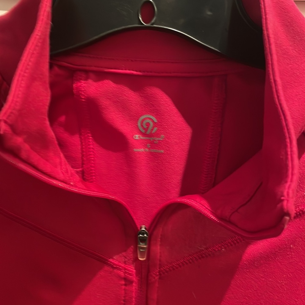 Outdoor athletic layer - Picture 2 of 6